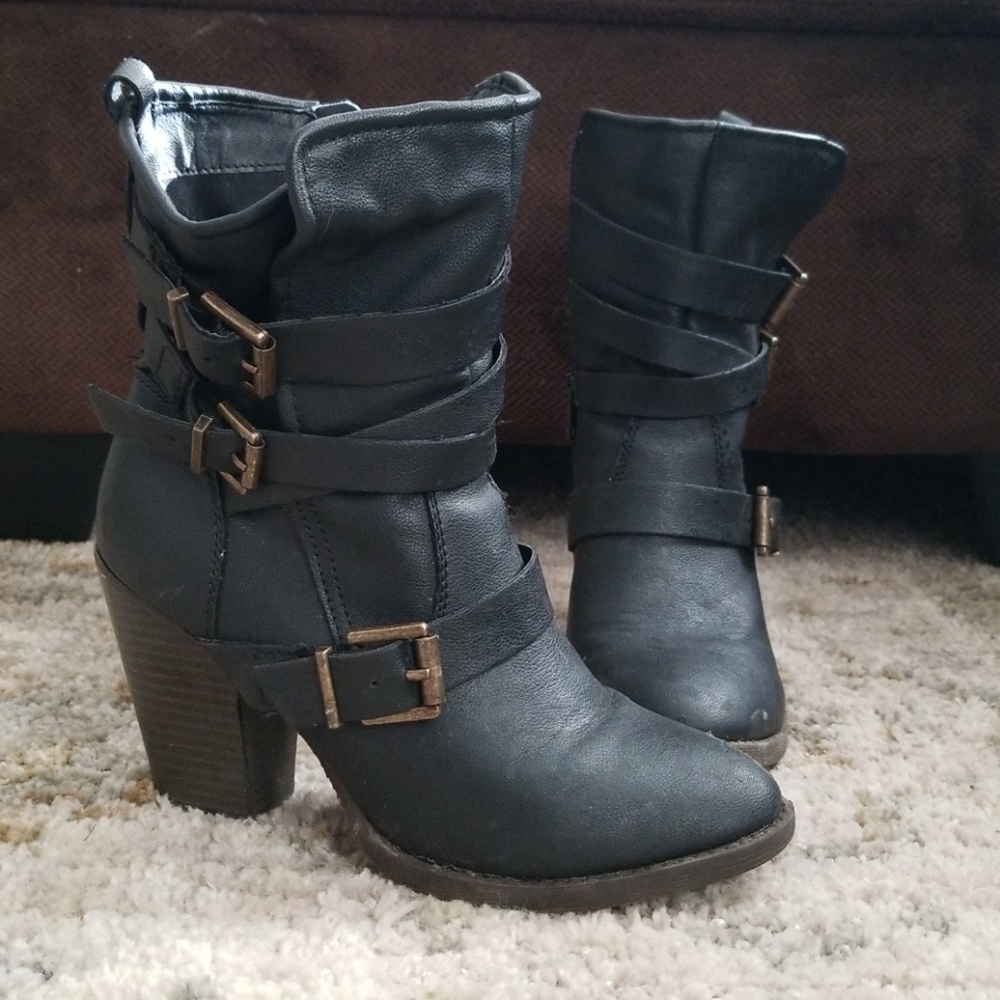 Mid size boots